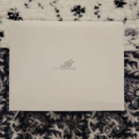 POP MART Big into Energy - Serenity Labubu - Picture 7 of 8